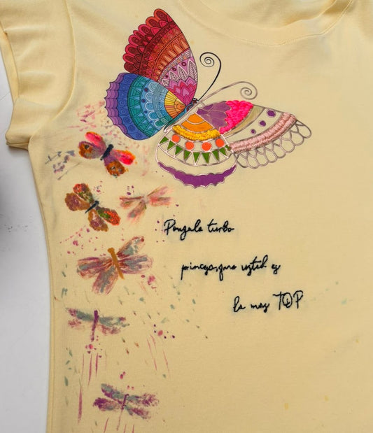 Camiseta “póngale turbo princesa que usted es la mas top” || Mariposa colorida